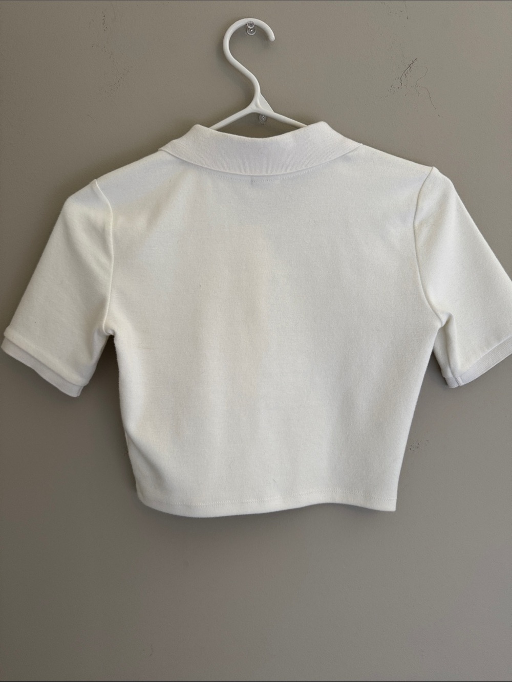 SUNDAY BEST COLLARED CROP TOP - Picture 6 of 6